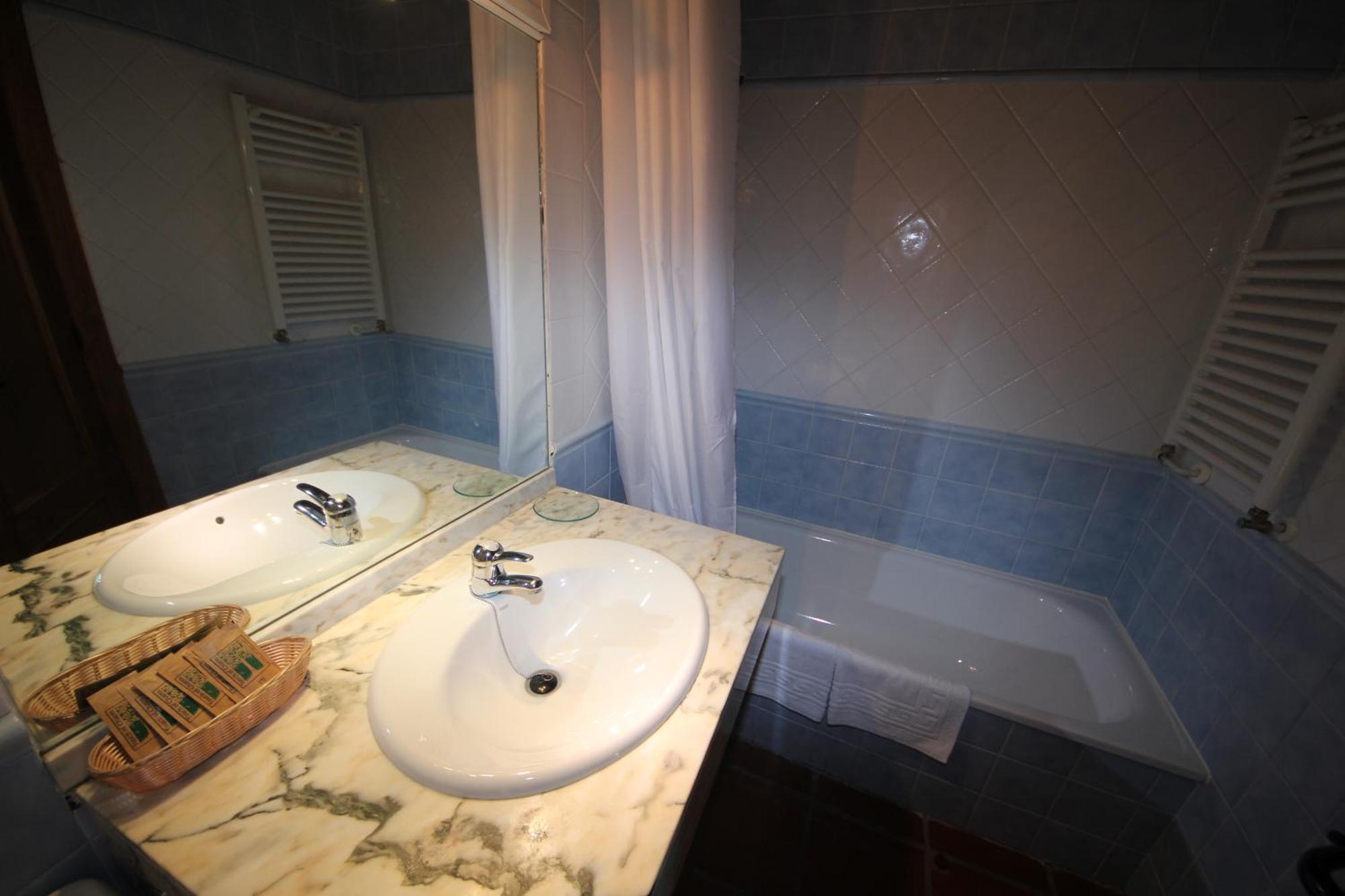 Robledillo de la Vera La Hospederia Del Silencioアパートホテル 部屋 写真